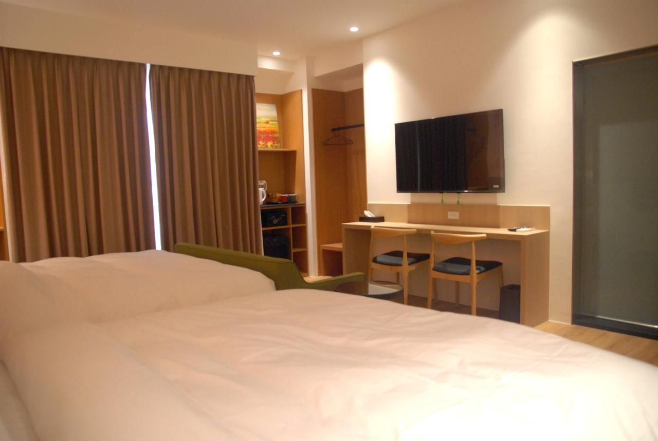 鹹菜巷8號 Hotell Tainan Exteriör bild