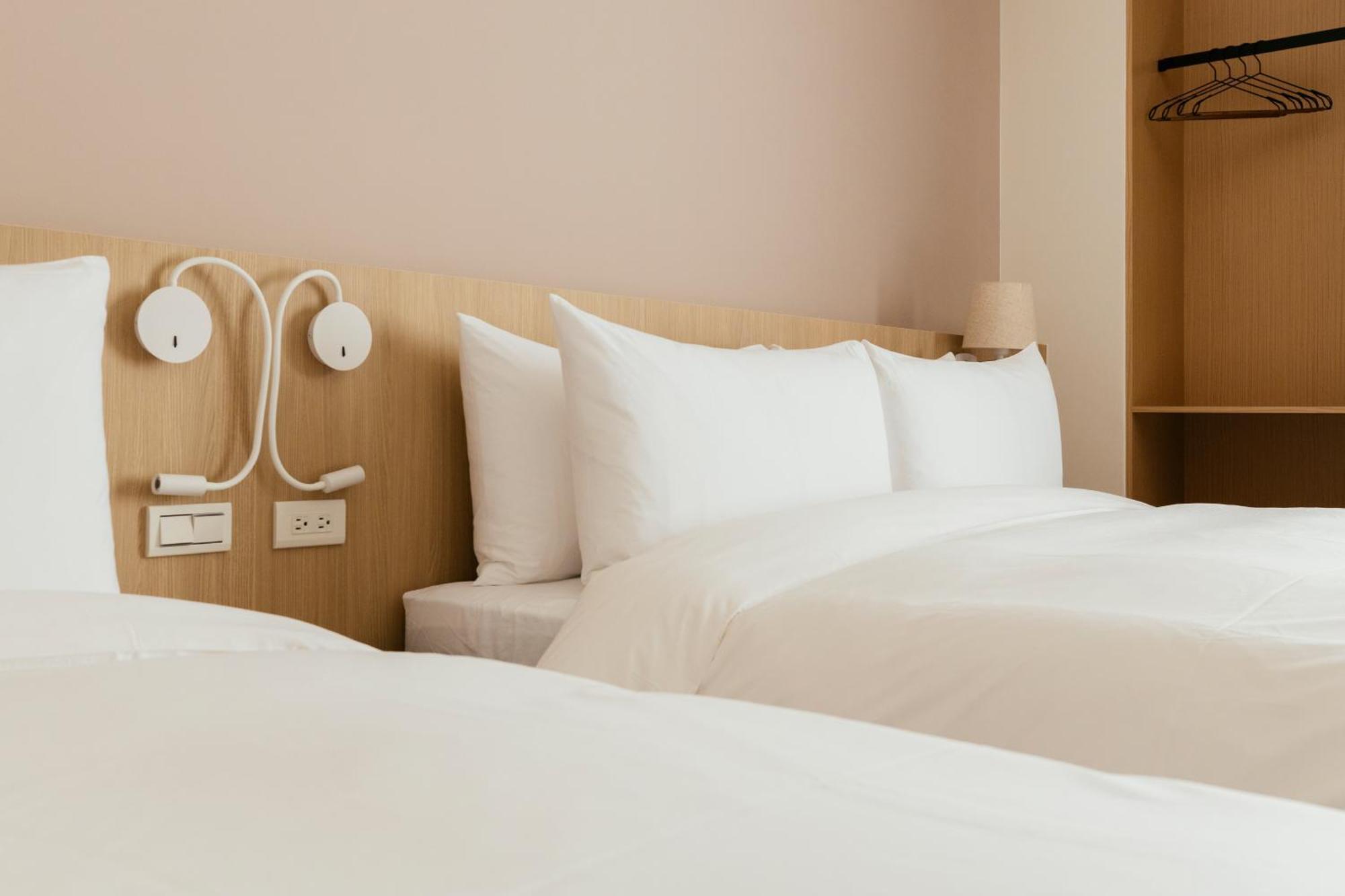 鹹菜巷8號 Hotell Tainan Exteriör bild