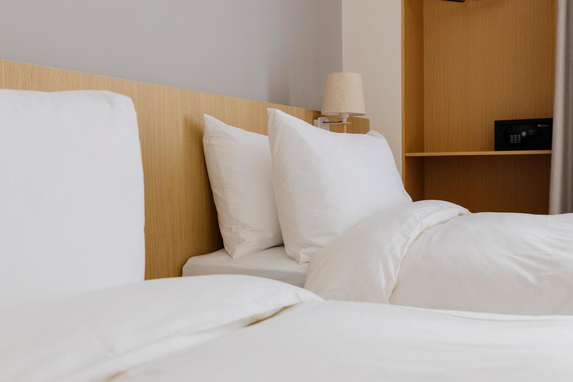 鹹菜巷8號 Hotell Tainan Exteriör bild