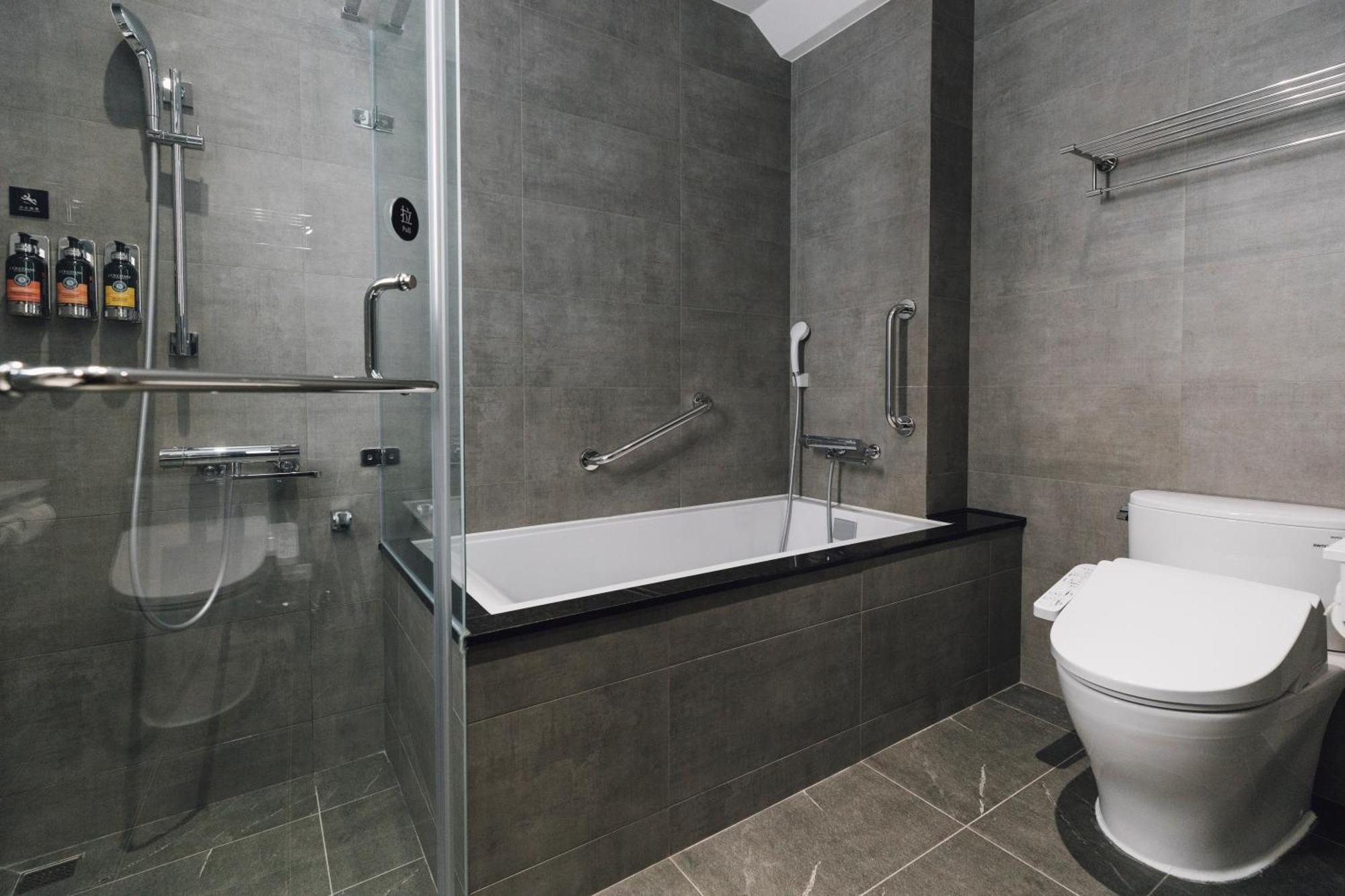 鹹菜巷8號 Hotell Tainan Exteriör bild