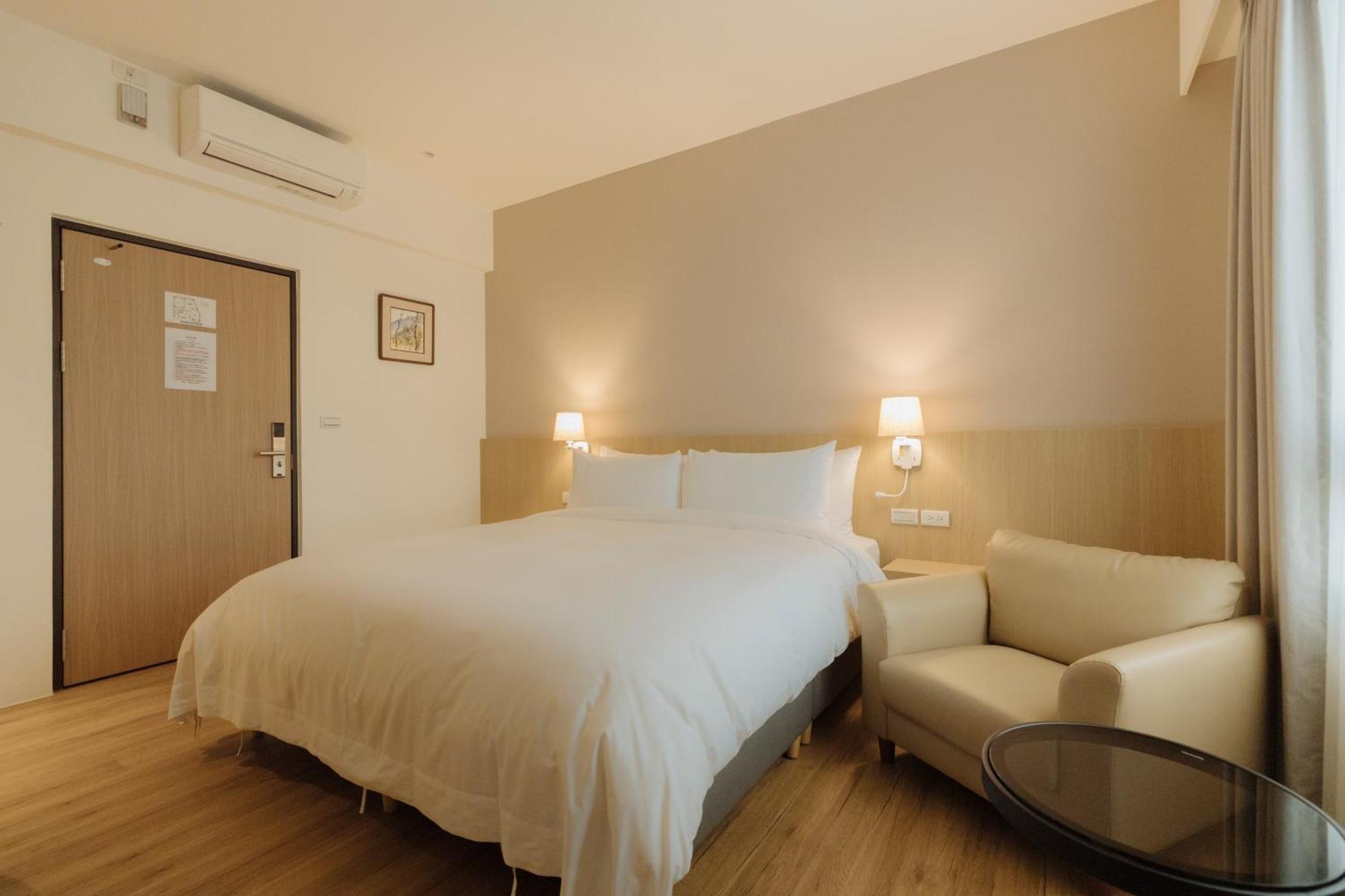 鹹菜巷8號 Hotell Tainan Exteriör bild