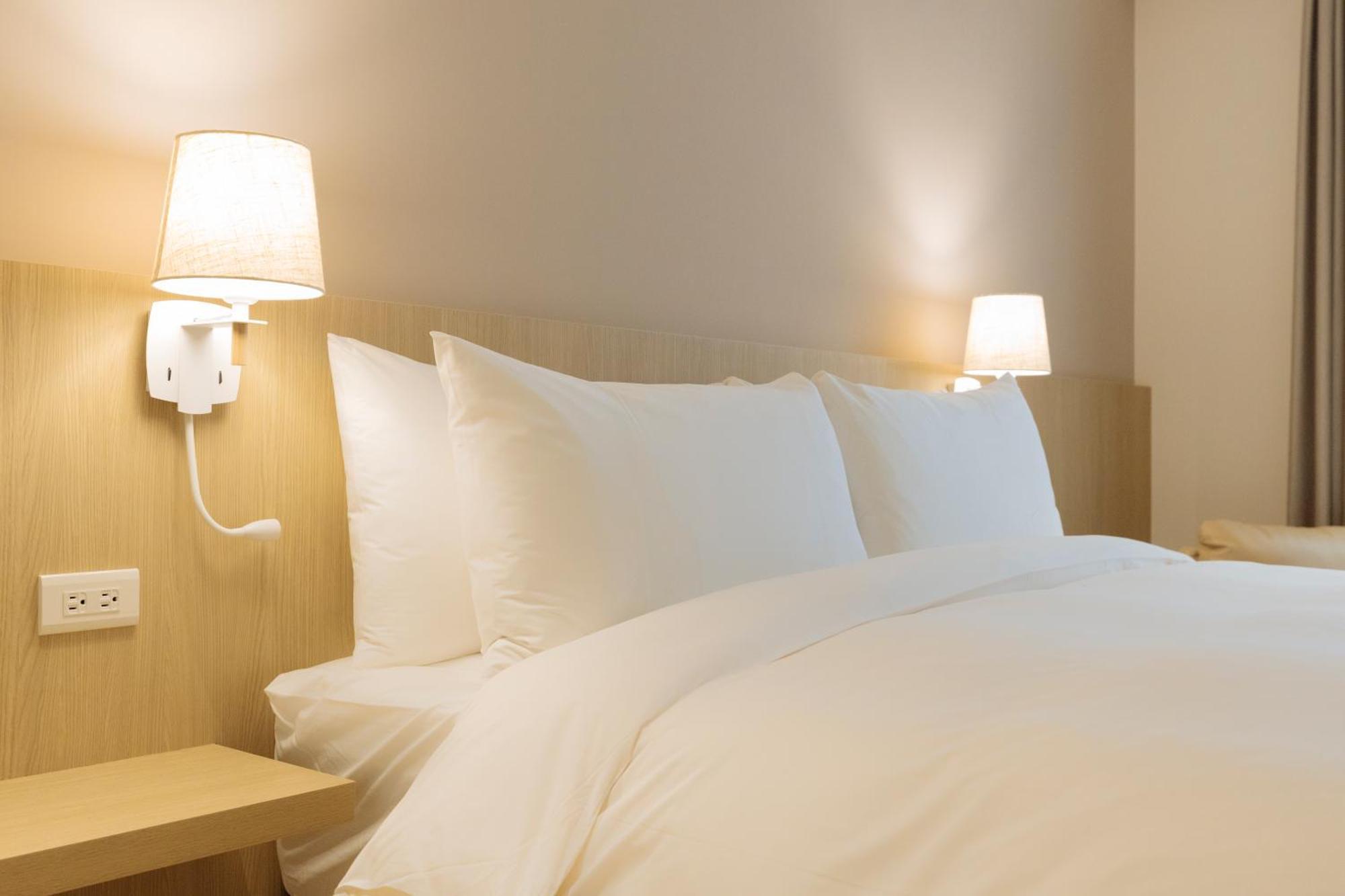 鹹菜巷8號 Hotell Tainan Exteriör bild