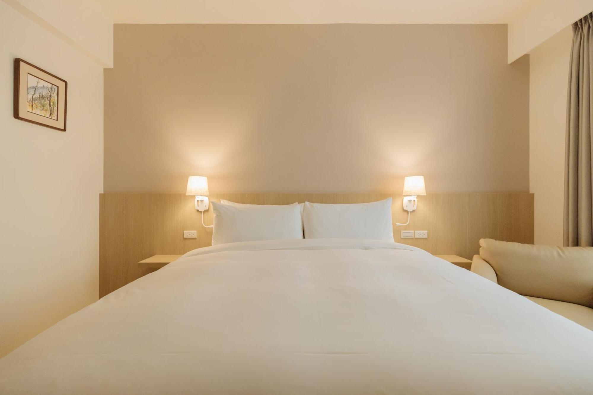 鹹菜巷8號 Hotell Tainan Exteriör bild